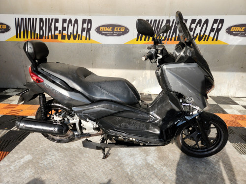YAMAHA XMAX 125