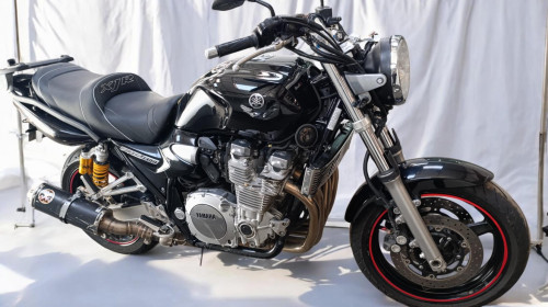 YAMAHA XJR 1300