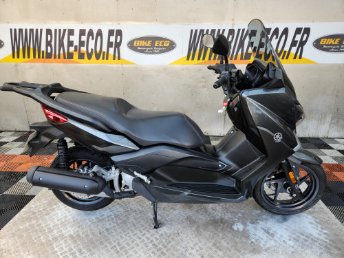YAMAHA X-MAX 125