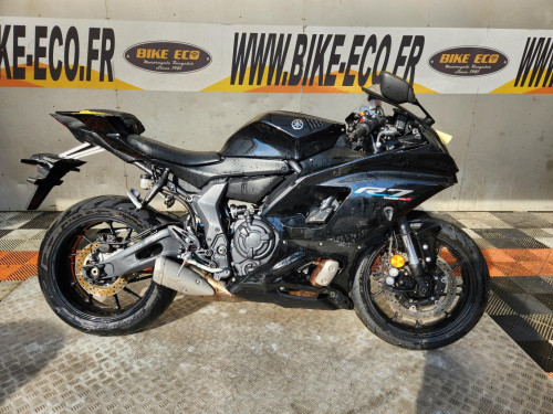 YAMAHA YZF R7 700