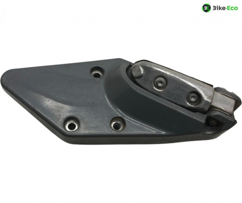 Platine et repose pieds arriere droit GILERA GP 800 2007-2011