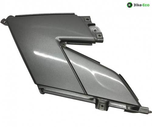Cache lateral droit GILERA GP 800 2007-2011