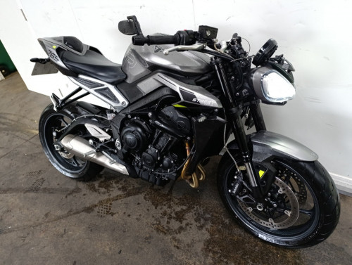 TRIUMPH STREET TRIPLE 765