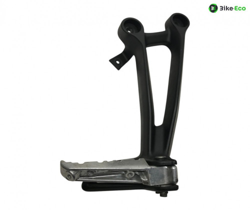Platine et repose pieds arriere droit YAMAHA MT-07 700 2018-2020