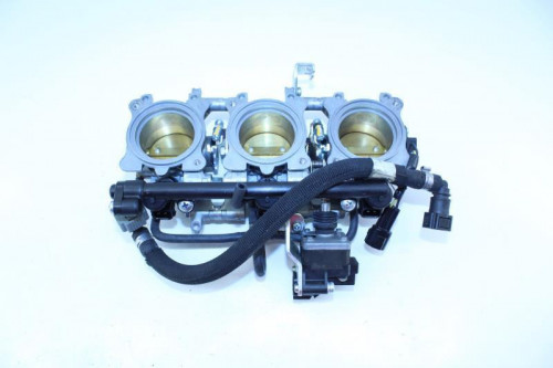 Rampe d'injection TRIUMPH 675 STREET TRIPLE 2011 - 2012