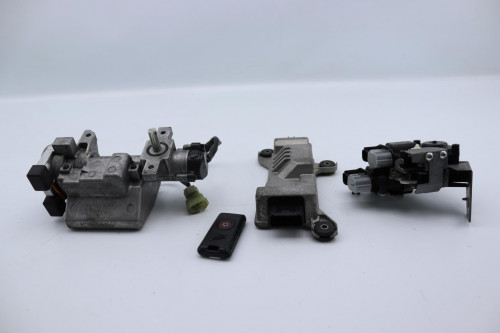 Jeu de serrure contacteur a cle code HONDA 250 FORZA ABS 2005 - 2006