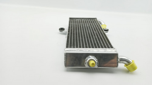 Radiateur eau PEUGEOT 400 METROPOLIS 2017 - 2020