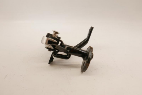 Repose pieds arriere droit SYM 125 GTS EVO 2009 - 2011
