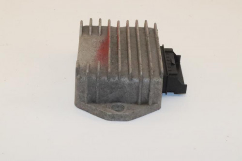 Regulateur charge batterie PIAGGIO 50 VESPA 2009 - 2013