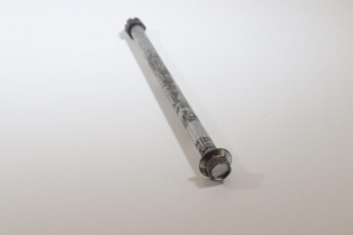 Axe de roue arriere YAMAHA 125 VIRAGO 1996 - 2003