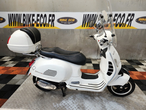 PIAGGIO GTS 300 VESPA GRAND TURISMO