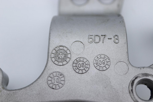 Platine avant droite YAMAHA 125 YZF R 2008 - 2011