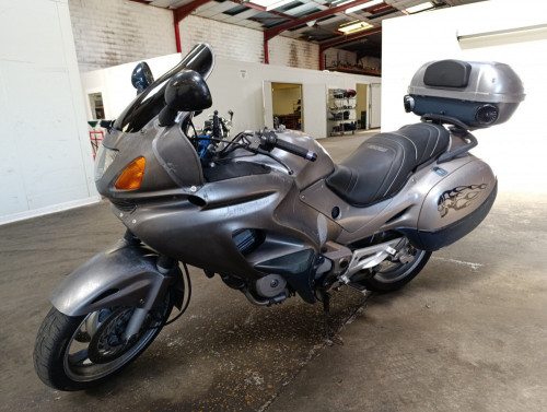 HONDA DEAUVILLE 650