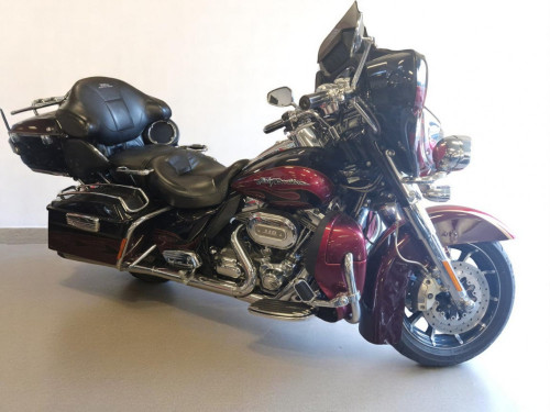 HARLEY DAVIDSON ELECTRA GLIDE CVO 1800