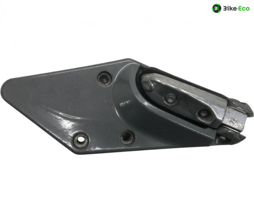 Platine et repose pieds arriere droit GILERA GP 800 2007-2008