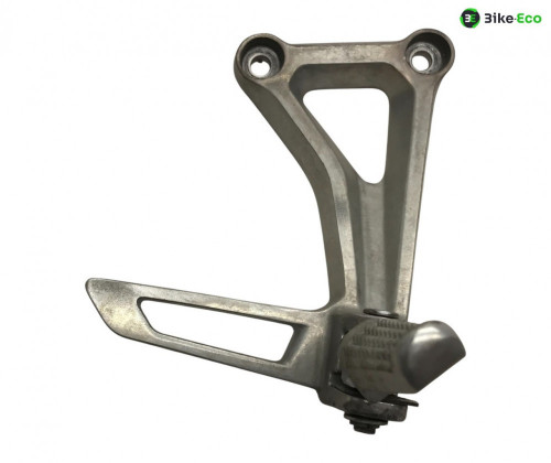 Platine et repose pieds arriere droit HONDA CB 650 F 2014-2016