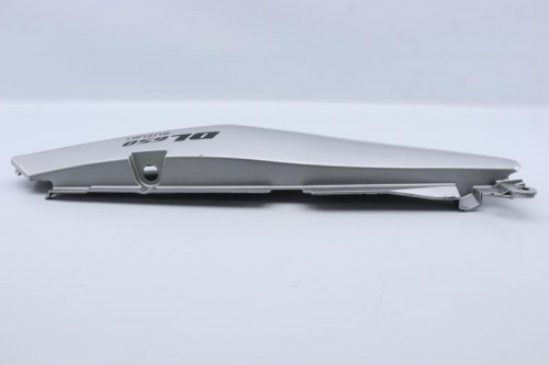 Demi flanc selle gauche SUZUKI DL 650 V STROM 2003 - 2011
