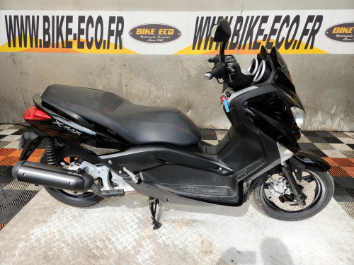 YAMAHA XMAX 125