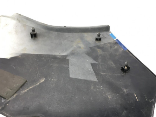 Cache carenage sous selle droit SUZUKI GSX-R 750 1985-1987