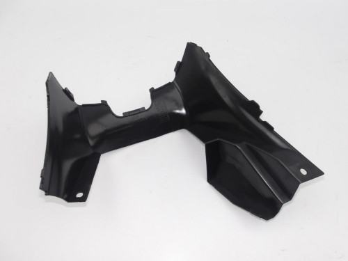 Cache carenage centrale marche pieds plancher SUZUKI 125 BURGMAN 2007 - 2013