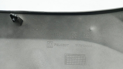 Coque arriere droit PEUGEOT 400 METROPOLIS 2017 - 2020