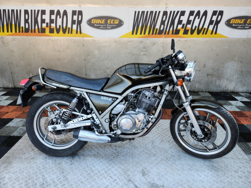YAMAHA SRX 600