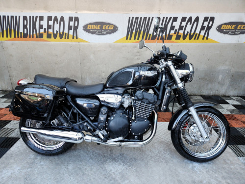 TRIUMPH LEGENG TT 900