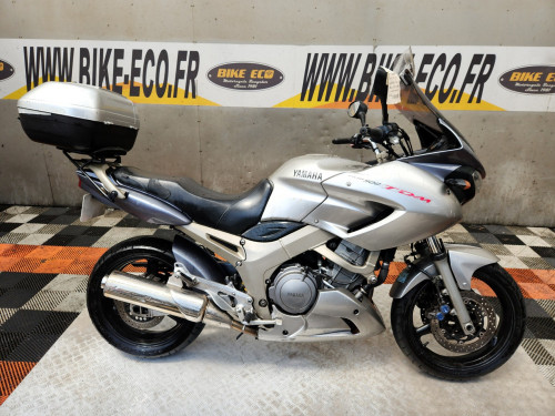 YAMAHA TDM 900