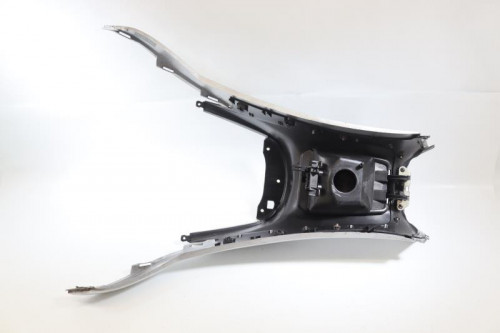 Cache carenage centrale marche pieds plancher PIAGGIO 400 MP3 2008 - 2011