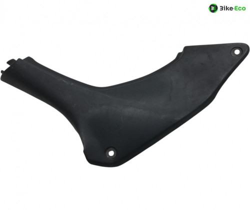 Cache carenage sous selle droit HONDA CB F 600 1998-2002 HORNET