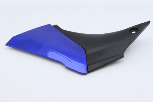 Demi flanc selle gauche YAMAHA 300 MT03 ABS 2020 - 2024