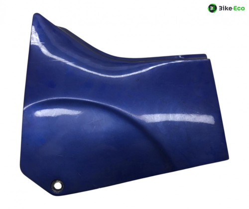 Cache carenage sous selle gauche SUZUKI GSX-R 750 1985-1986