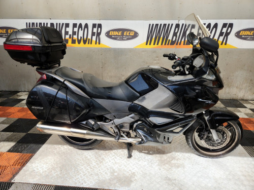 HONDA DEAUVILLE 650