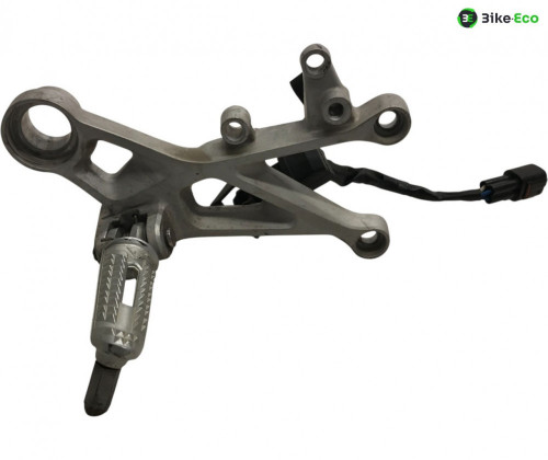 Platine avant droite TRIUMPH STREET TRIPLE RS 765 2017-2019