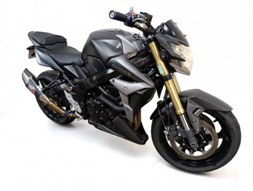 SUZUKI GSR 750
