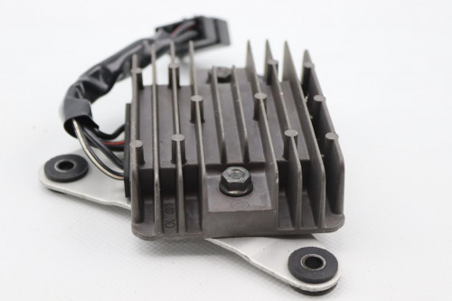 Regulateur charge batterie SUZUKI 1300 GSXR HAYABUSA 1999 - 2007