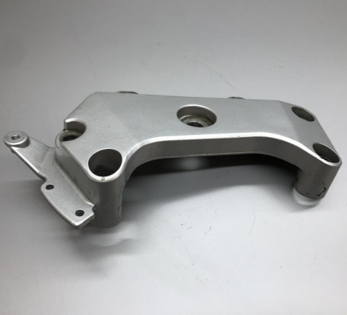 Support moteur gauche HONDA CB F 600 2002 HORNET