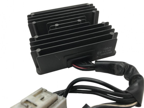 Regulateur charge batterie SUZUKI VLR 1800 2008-2011 INTRUDER C1800 R