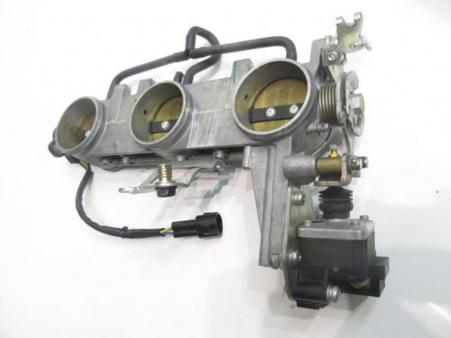 Rampe d'injection TRIUMPH SPEED TRIPLE 1050 2005-2010