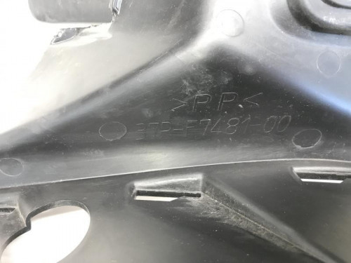 Cache carenage centrale marche pieds plancher YAMAHA YPR 125 2010-2013 X-MAX