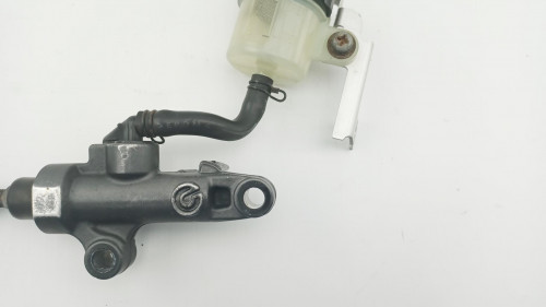 Maitre cylindre frein arriere YAMAHA R1 2004 - 2006