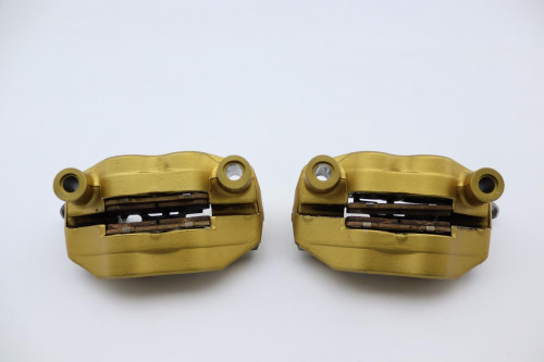 Etrier de frein avant TRIUMPH 675 STREET TRIPLE R 2007 - 2011