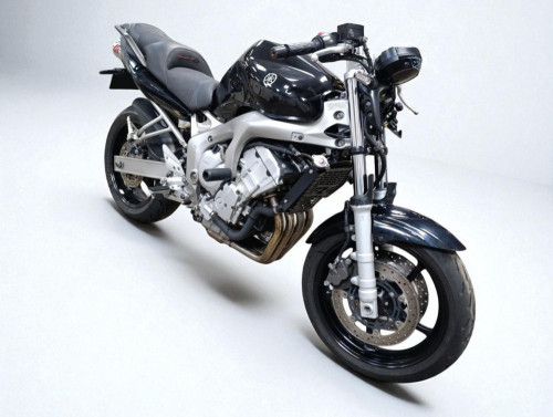 YAMAHA FZ6