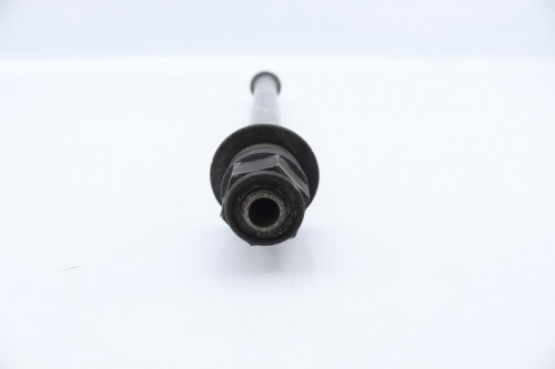 Axe de roue arriere HONDA 650 DEAUVILLE 1998 - 2005