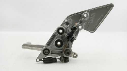 Platine avant droite SUZUKI 600 GSF BANDIT 1995 - 1999