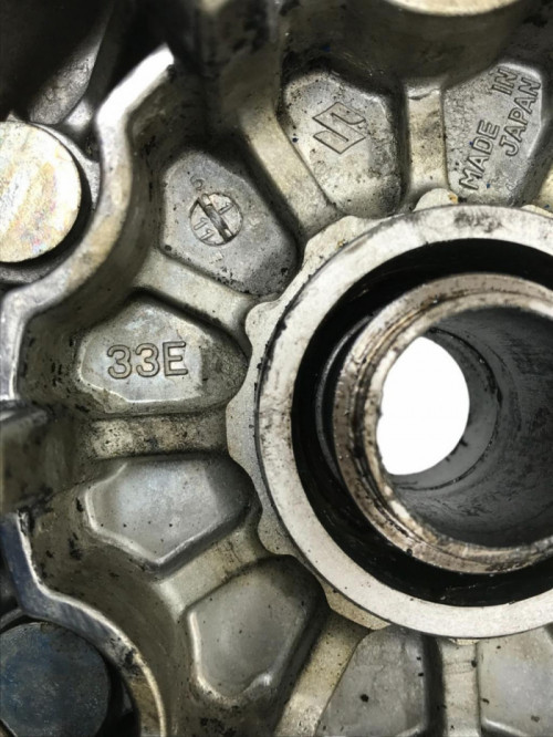 Axe de roue arriere SUZUKI GSX-R 1300 2002-2007 HAYABUSA