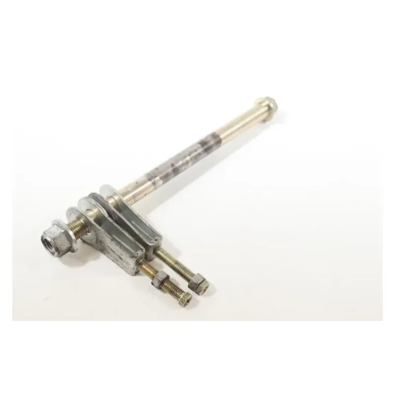 Axe de roue arriere YAMAHA YBR 125 2005 - 2006