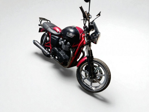 TRIUMPH BONNEVILLE 865
