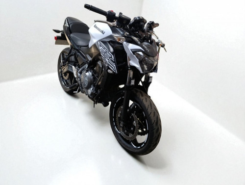 KAWASAKI Z650