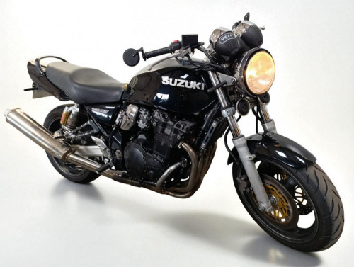 SUZUKI GSX 750 INAZUMA